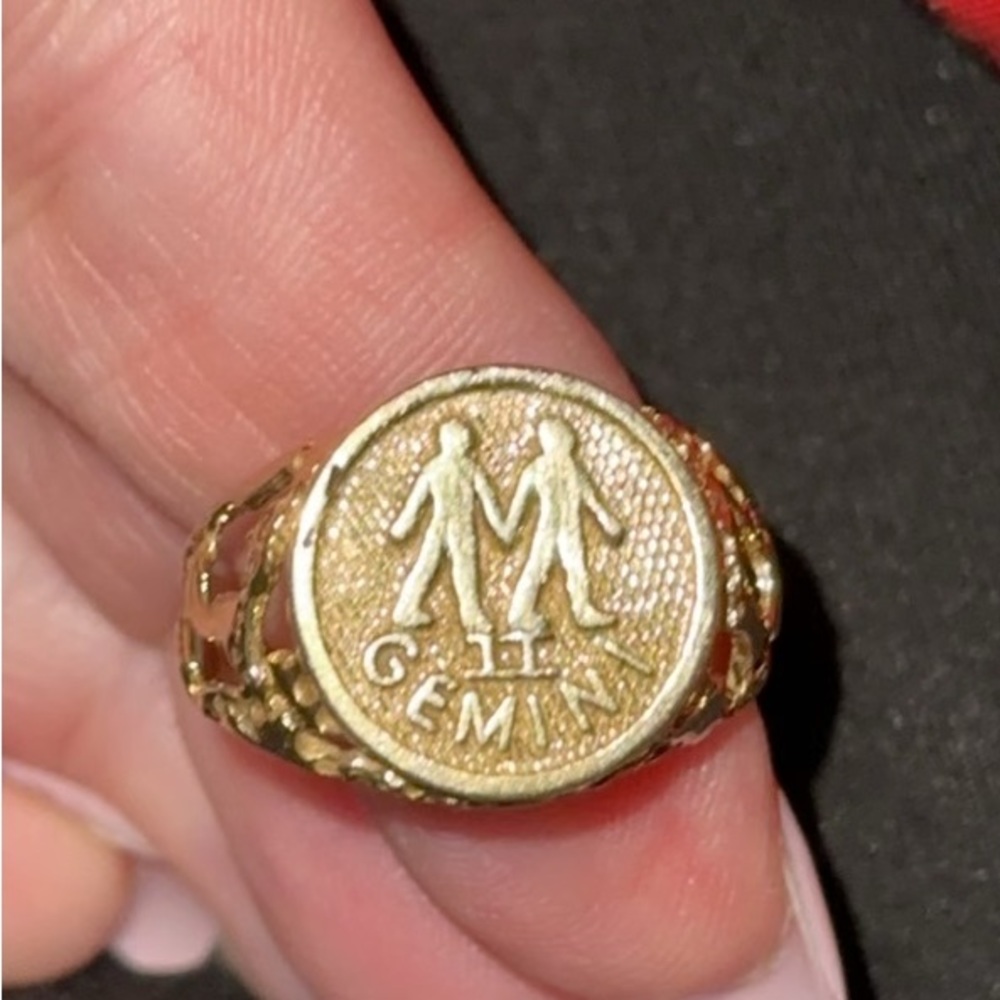 14K Yellow Gold Gemini Zodiac Sign Nugget Ring Size 8 1/2